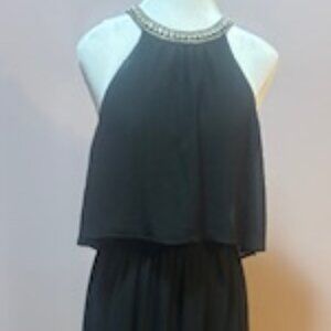 Size M, Lulu's Black Gown